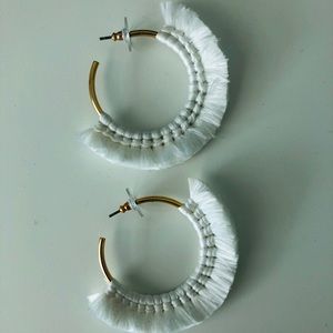 🌼 JCREW White fringed hoop earrings